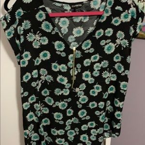 NWOT- floral blouse